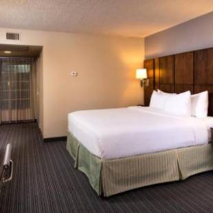 Фотографии гостиницы
Holiday Inn Hotel & Suites Oklahoma City North, an IHG Hotel