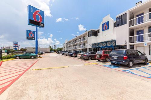Фотография гостиницы Motel 6 Houston, TX - Medical Center - NRG Stadium