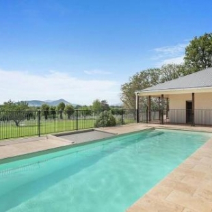 Фотография гостевого дома Bonnie View A Magnificently Luxurious Retreat