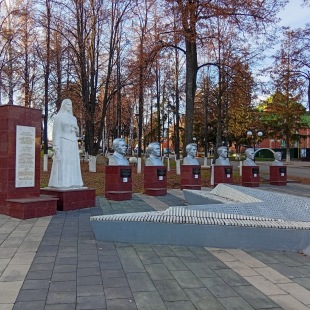 Фотография памятника Памятник Скорбящей матери Фатихе Ахмадеевой