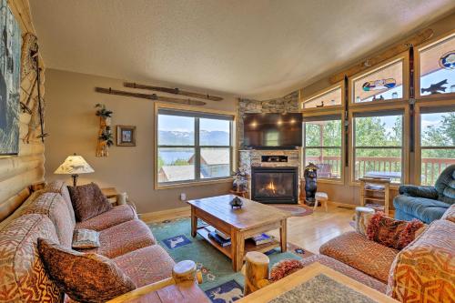 Фотография гостевого дома Grand Lake House with Deck, Grill and Mountain Views!