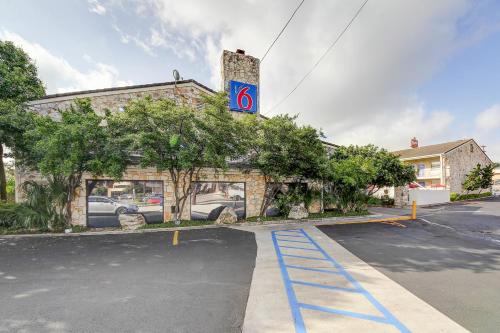 Фотография гостиницы Motel 6-San Antonio, TX - Northwest Medical Center