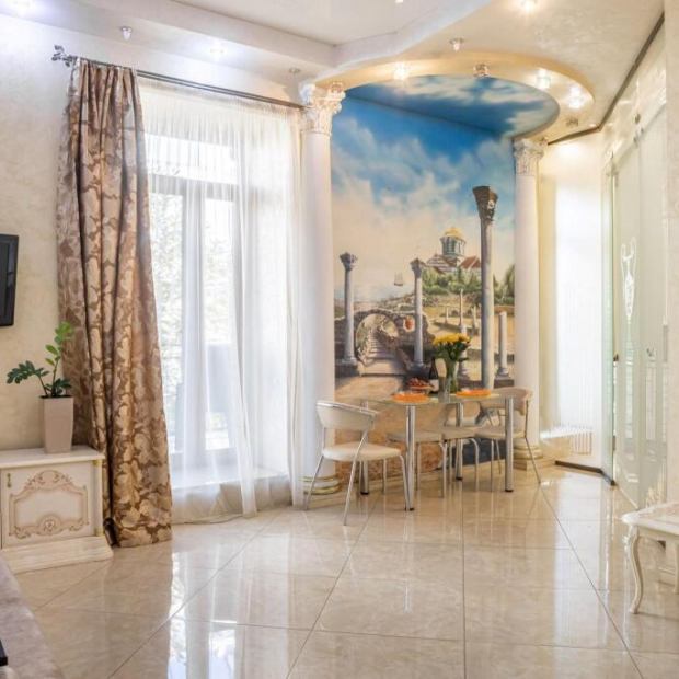 Фотографии квартиры 
            Апартаменты Счастье жить в центре Севастополя на ул. Большая Морская, д.32