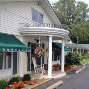 Фотографии мини отеля
Glass House Inn Erie Near I-90 & I-79