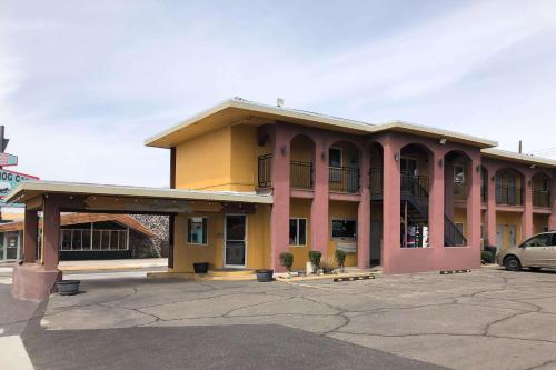 Фотография гостиницы Rodeway Inn Albuquerque Downtown on Rt 66