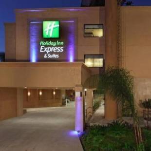 Фотографии гостиницы 
            Holiday Inn Express Hotel & Suites Woodland Hills, an IHG Hotel