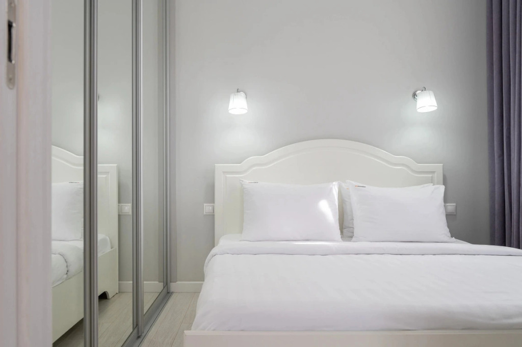 Фотография квартиры Апартаменты RED APARTMENTS Арт Лайт Сити апартамент Дюма