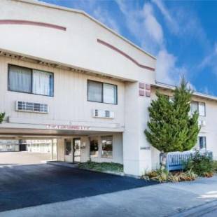 Фотографии мотеля
Super 8 by Wyndham Bishop