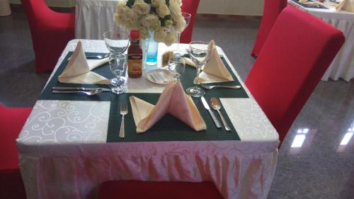 Фотография гостиницы Lush Garden Hotel