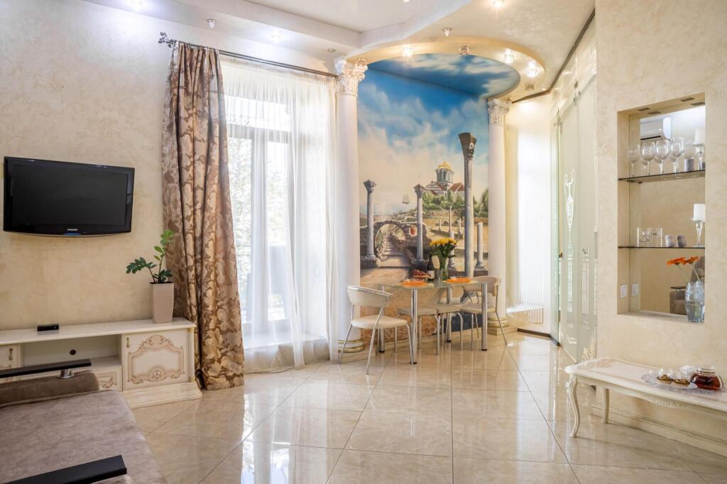 Фотография квартиры Апартаменты Счастье жить в центре Севастополя на ул. Большая Морская, д.32