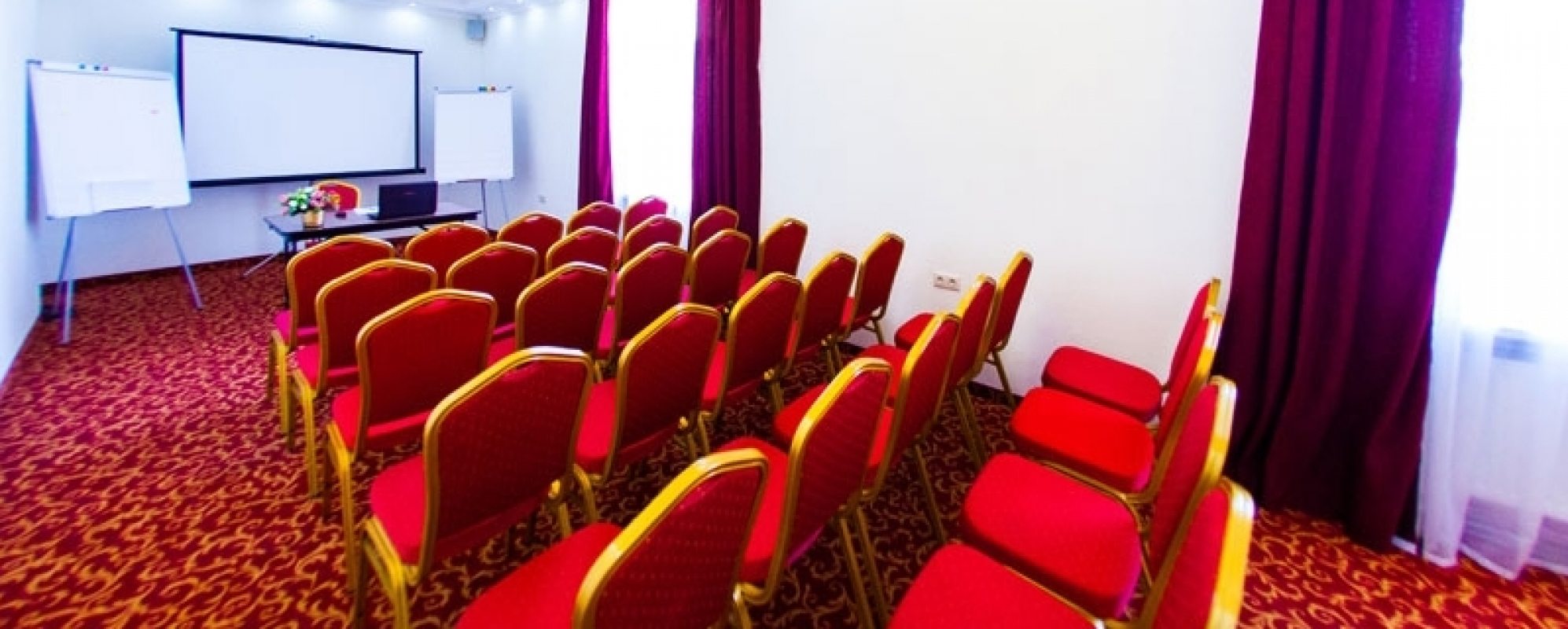 Фотографии конференц-зала Валенсия на 40 человек