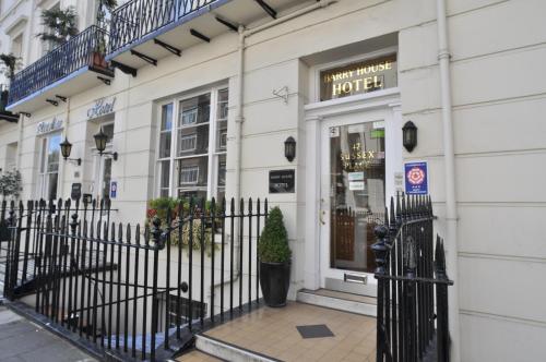 Фотография гостевого дома Barry House