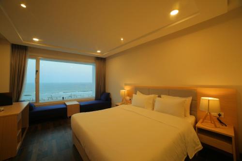 Фотография гостиницы Bay View Hotel Vizag