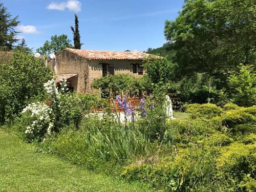 Фотография гостевого дома Hameau de Montcabirol