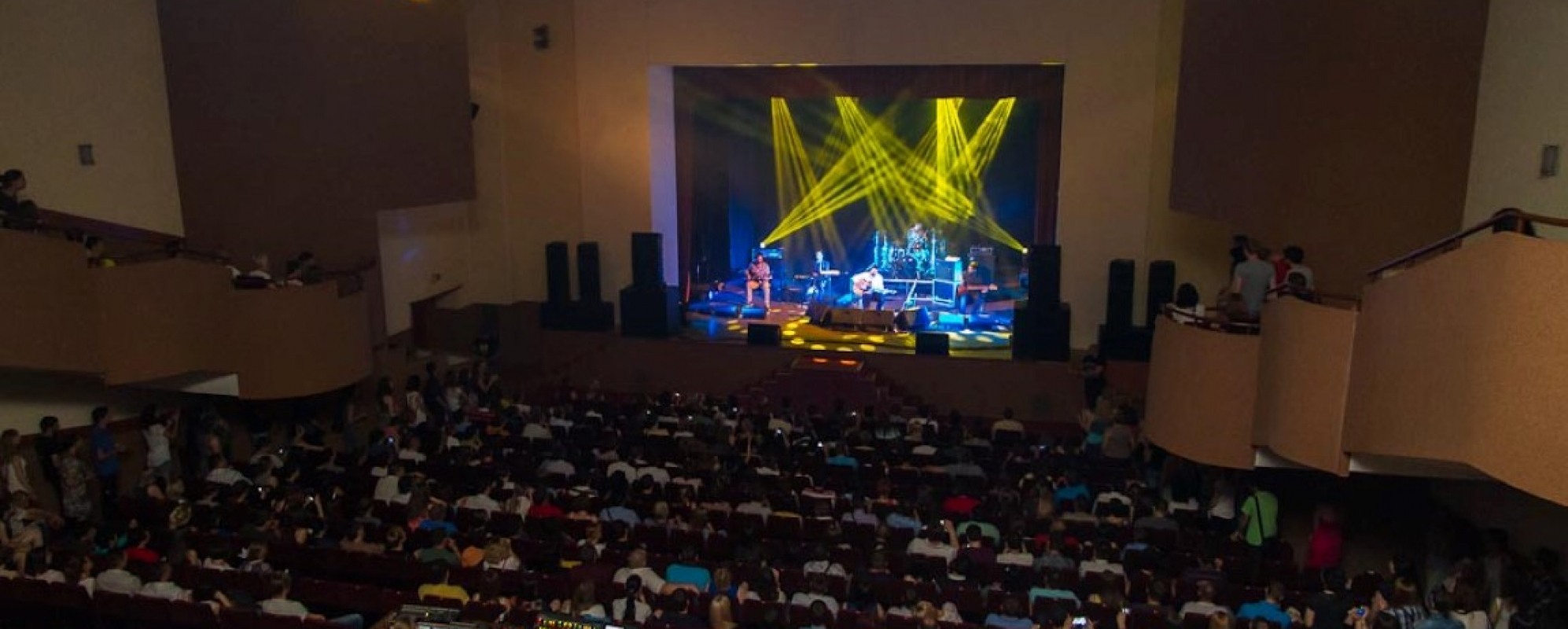 Фотографии конференц-зала Зрительный зал ДК Железнодорожников