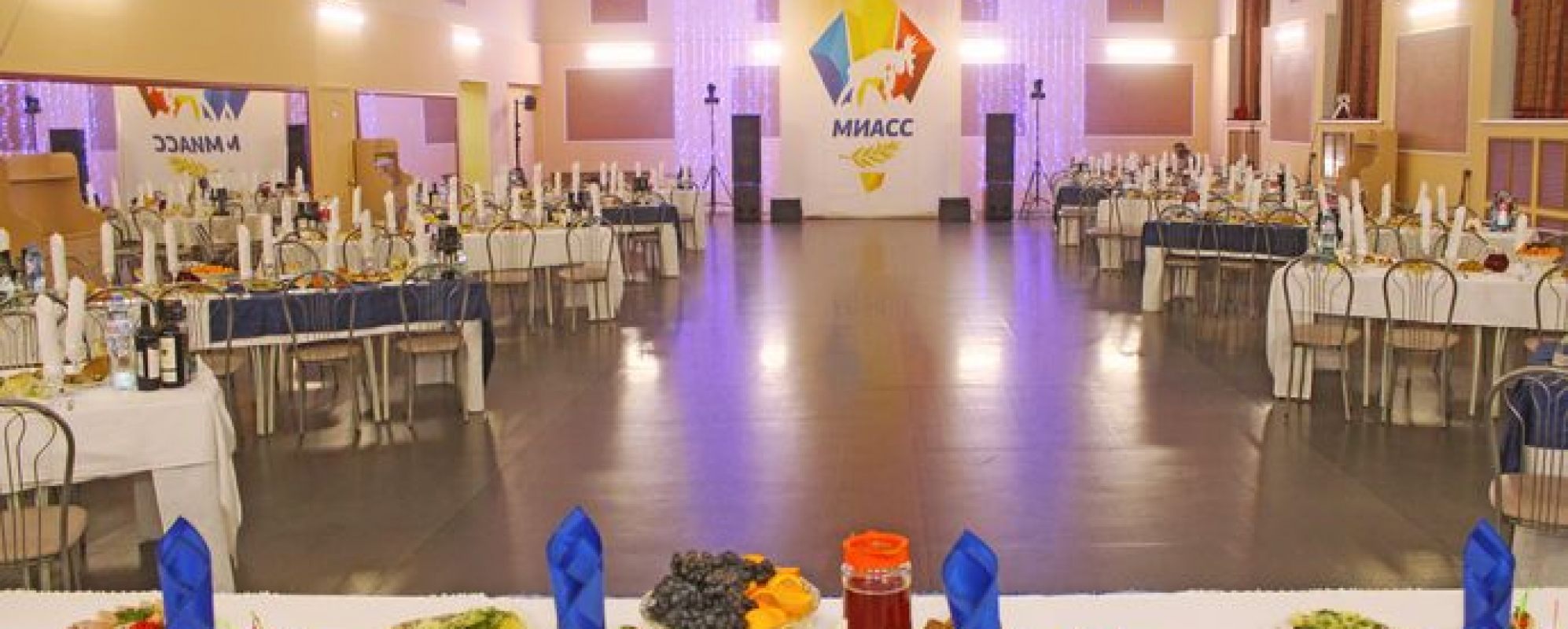 Фотографии банкетного зала Хрустальный зал ДК Автомобилестроителей