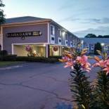 Фотография гостиницы Ambassador Inn and Suites