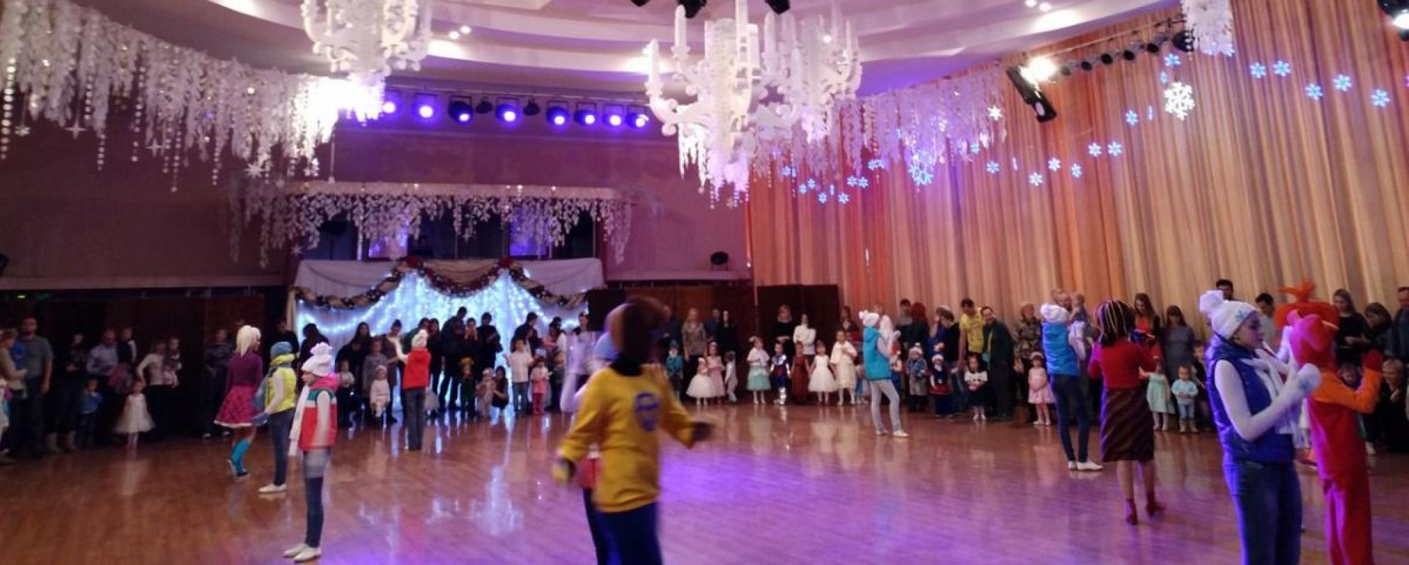 Фотографии танцевального зала Танцевальный зал ДК металлургов