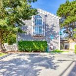 Фотография гостевого дома Beaches Inn | Pacific Surf Townhouse