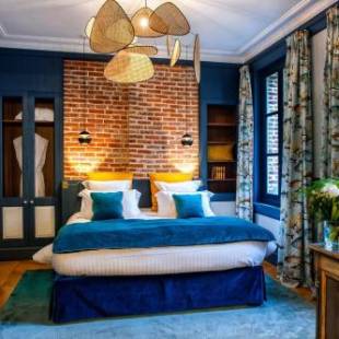 Фотографии мини отеля
La Petite Folie