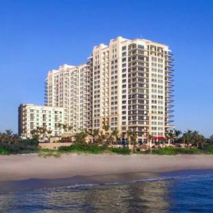 Фотографии гостиницы 
            Palm Beach Singer Island Resort & Spa Luxury Suites