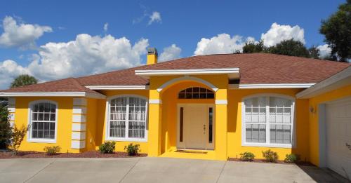 Фотографии гостевого дома 
            Bursting with Sunshine Pool Home S & G home