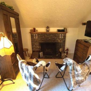 Фотография гостевого дома Banff Mountain Home- The Real Rockies Experience