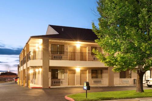 Фотография гостиницы Days Inn by Wyndham Albuquerque West