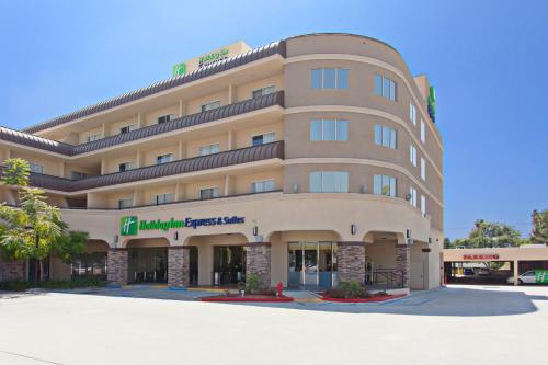 Фотография гостиницы Holiday Inn Express Hotel & Suites Pasadena-Colorado Boulevard, an IHG Hotel