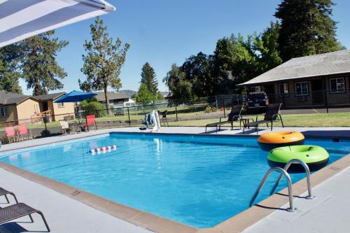 Фотография мотеля Cascade Lodge