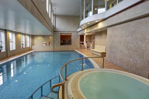 Фотография гостиницы Best Western Premier EMA Yew Lodge Hotel