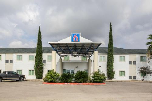 Фотография гостиницы Motel 6 New Braunfels