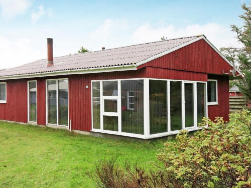 Фотография гостевого дома Three-Bedroom Holiday home in Oksbøl 49