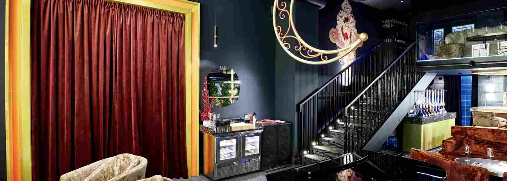 Фотография банкетного зала RED BAR&KARAOKE Основной зал