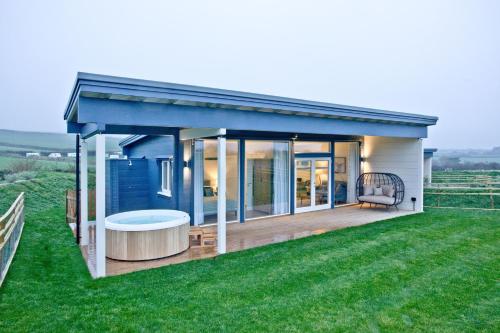 Фотография гостевого дома Rafters Lodge, Nr Saunton