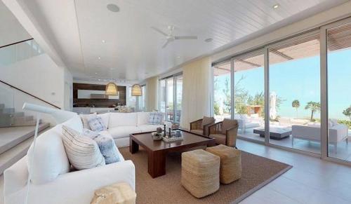 Фотография гостиницы Beach Enclave Long Bay