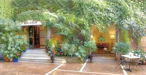 Фотография гостиницы Hotel Lancelot