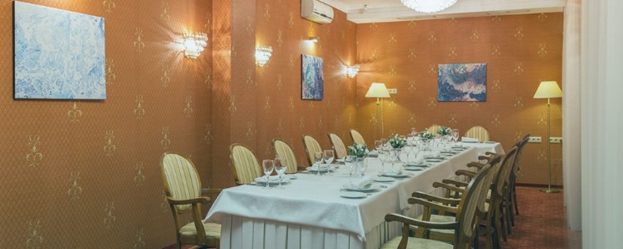 Фотографии банкетного зала Бордовый