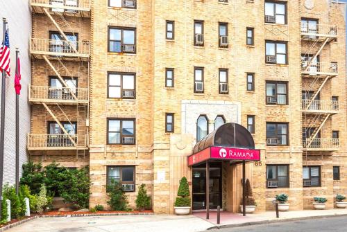 Фотография гостиницы Ramada by Wyndham Jersey City