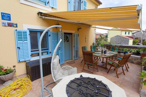 Фотография гостевого дома Apartments with a parking space Kornic, Krk - 11506