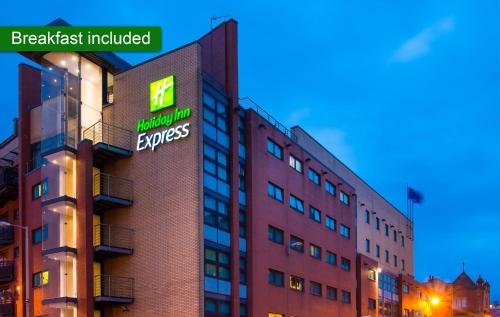 Фотография гостиницы Holiday Inn Express - Glasgow - City Ctr Riverside, an IHG Hotel