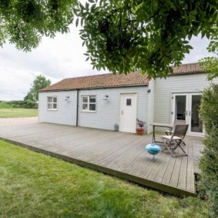 Фотография гостевого дома Dove Farm Cottage