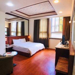 Фотографии мини отеля
Jade Spring Hot Spring Hotel