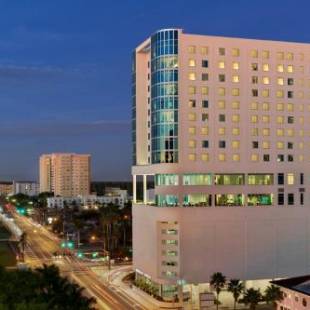Фотографии гостиницы 
            Embassy Suites By Hilton Sarasota