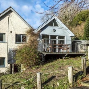 Фотография гостевого дома Rock Cottage - 3 Bedroom Holiday Home - Fishguard