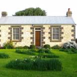 Фотография гостевого дома Cherry Plum Cottages