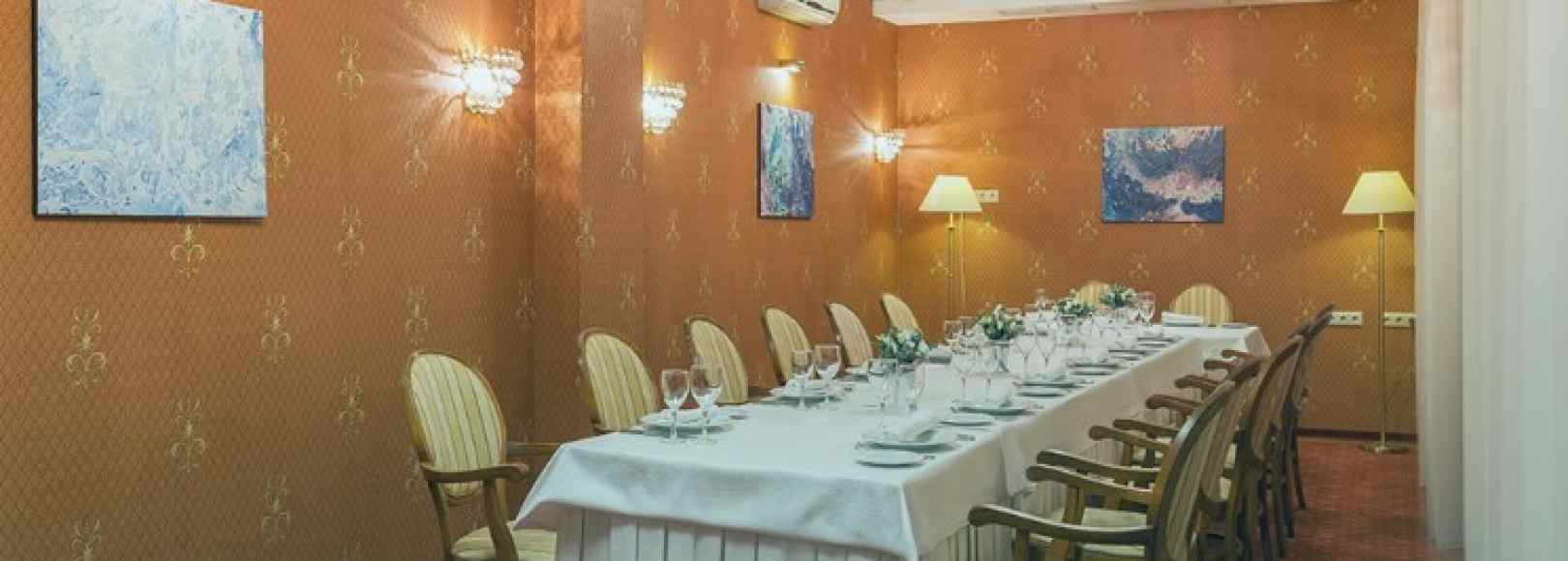 Фотография банкетного зала Бордовый