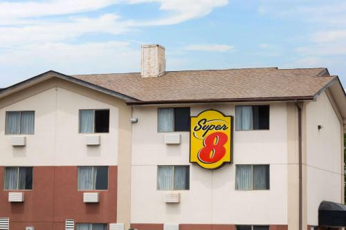 Фотография мотеля Super 8 by Wyndham Chester/Richmond Area