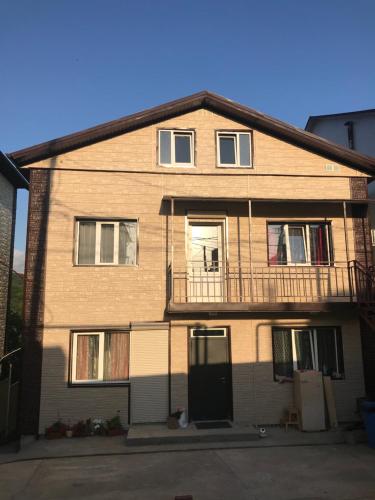 Фотографии гостевого дома
Рыжий кот