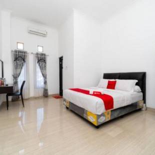Фотографии гостевого дома 
            Reddoorz near Makassar Town Square 2